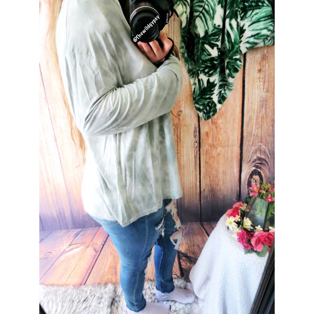 NWT | American Eagle Ultra soft long sleeve 🌿 - Picture 5 of 8